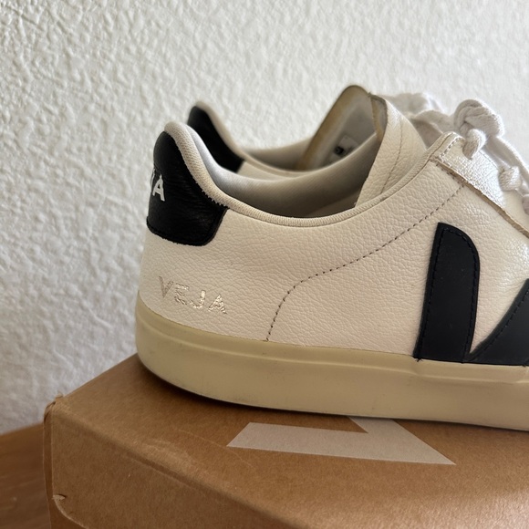 Veja Campo Size 10 - Picture 10 of 11